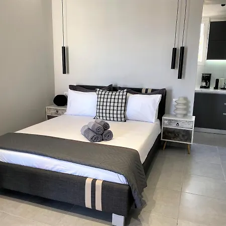 Daire Athina's & Studio *