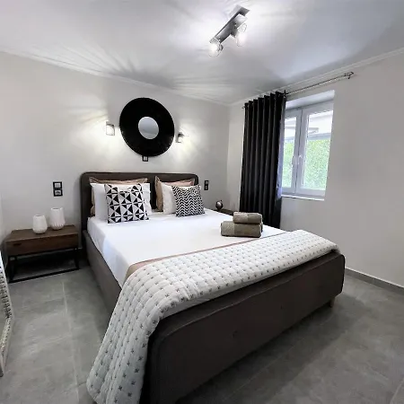 Athina's & Studio Nikiti (Sithonia)