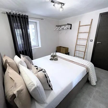 Athina's & Studio Nikiti (Sithonia)
