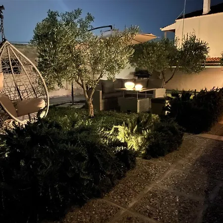 Athina's & Studio Apartment Nikiti (Sithonia)