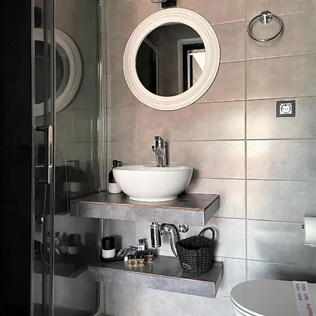 Apartment Athina's & Studio Nikiti (Sithonia)